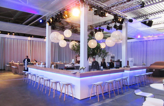 Eckelement LED-Bar weiß mit Gästeblatt Eiche