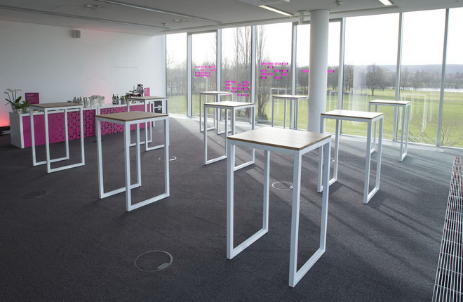 Stehtisch Eiche- Stahl weiß 64er